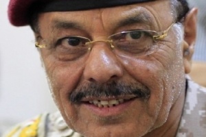 السفير السعودي باليمن: هكذا تم تهريب "الأحمر" من صنعاء إبان اجتياح الحوثيين لها عام 2014م