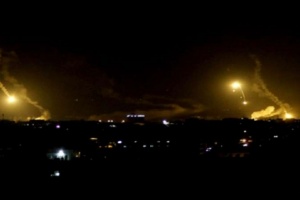 عاجل..انفجارات قوية تهز قاعدة الضبعة العسكرية بحمص السورية 