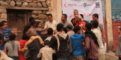 الهلال الأحمر الإماراتي يواصل تقديم 500 وجبة إفطار يوميا في تعز اليمنية