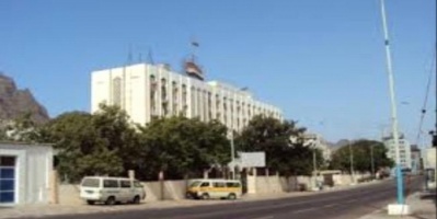 قرارات مرتقبة تُطيح بمسؤولين حكوميين فاسدين في العاصمة عـدن