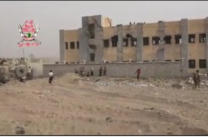  قوات ألوية العمالقة تتقدم وتسيطر على معظم مدينة الدريهمي  وسط هروب وانسحاب للمليشيات الحوثية 
