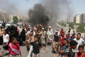 استمرار الاحتجاجات الشعبية في عدن لليوم الثالث على التوالي 