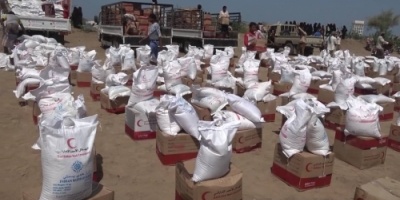 هلال الامارات يوزع 1000 سلة غذائية في الخوخة