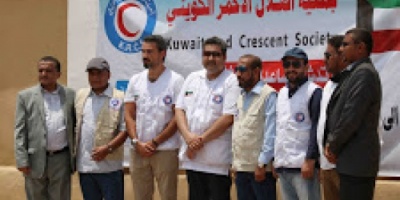 هلال الكويت يوزع مساعدات غذائية لـ5 آلاف أسرة نازحة في الحديدة 