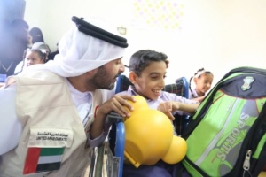 الهلال الأحمر الإماراتي يدعم جمعية الطموح لرعاية المعاقات" في المكلا بالأثاث المكتبي ومختبر متكامل 
