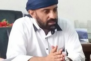 مدير عام مديرية الشيخ عثمان بعدن يهنئ الفريق باختتام مشرف للأخضر الكروي 