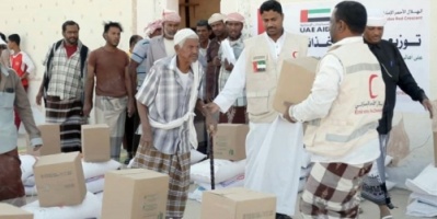 هلال الإمارات يوزع آلاف السلال الغذائية لأهالي تريم