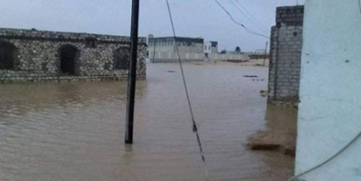 محافظ المهرة يوجه بتعليق الدوام الرسمي إلى إشعار آخر جراء العاصفة  "لبان"