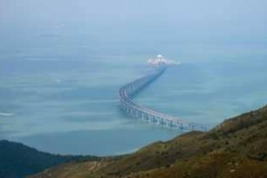 العالم يترقب افتتاح أكبر جسر بحري.. أرقام ضخمة