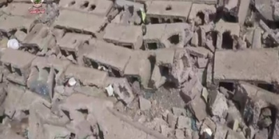 ميليشيا الحوثي تقصف عدد من المنازل المأهولة بالسكان في حي المنظر بالحديدة 