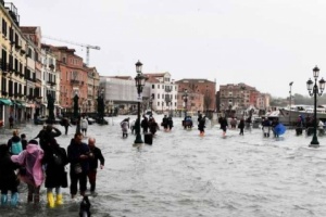 فينيسيا تغرق بفيضان "تاريخي"