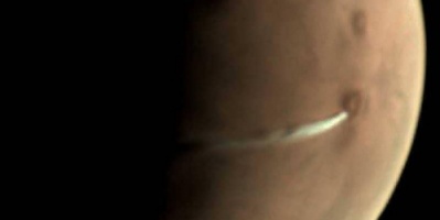 "ريشة سحاب" غامضة في المريخ تثير فضول العلماء