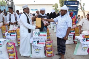 حملة الكويت إلى جانبكم تنفذ حملة إغاثية وإيوائية للنازحين في أبين