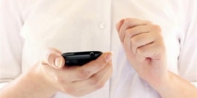 دراسة تحذر من إشعاعات هواتفنا المحمولة.. قد تسبب مرض قاتل