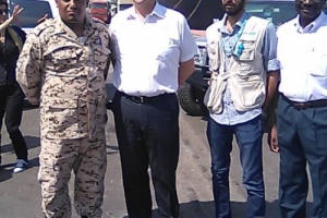 المدير الإقليمي لليونيسيف يزور ميناء المعلا ويثمن جهود قوات أمن الميناء 