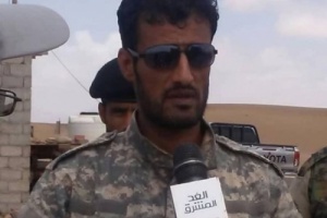 قائد قوات الحزام الامني بلحج يعزي القائد الحوشبي باستشهاد اخيةفي  معارك الحديدة 