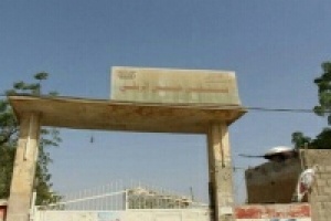 الحديدة..مليشيات الحوثي تستهدف مستشفى حيس ومدرسة خولة بقذائف الهاون