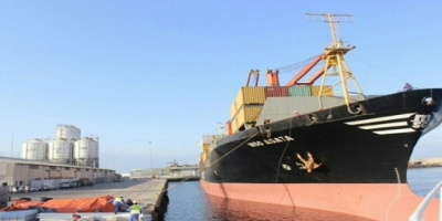 وصول 6400 طن ديزل من المنحة السعودية إلى ميناء المكلا*