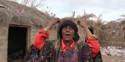 الحديدة .. نساء شردتهن مليشيات الحوثي من منازلهن يتحدثن بمرارة عن جرائم المليشيات
