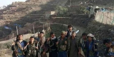 مقاتلون من قبائل حجور على وقع الخسائر.. الحوثي يعلن التعبئة ضد قبائل يمنية