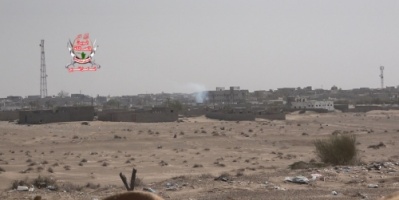 مليشيات الحوثي تقصف بالمدفعية مواقع العمالقة في الدريهمي بمحافظة الحديدة