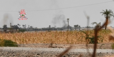 مليشيات الحوثي تقصف مواقع العمالقة بقذائف مدفعية الدبابة في التحيتا 