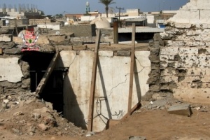 الميليشيات الحوثية تدمر منزل أحد المواطنين في التحيتا بقذائف الهاون 