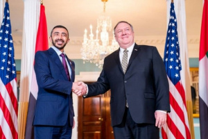 بن زايد يبحث مع المسؤولين الأمريكيين تعزيز التعاون لمجابهة الحوثيين والإرهابيين