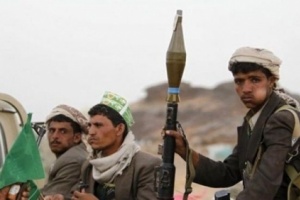 كاتب كويتي : إيران ابلغت الحوثيون بعدم قدرتها على تزويدهم بالسلاح 