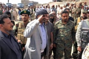 خبير عسكري مشيدا بالرئيس الزبيدي  : القادة يديرون الجبهات من ساحة القتال وليس من غرف الفنادق 