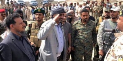 خبير عسكري مشيدا بالرئيس الزبيدي  : القادة يديرون الجبهات من ساحة القتال وليس من غرف الفنادق 