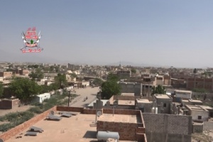 الحوثي يستهدف مواقع العمالقة والأحياء السكنية في حيس بالأسلحة الثقيلة