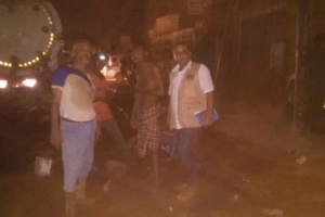عدن :لجنة الطوارئ بالانتقالي تحفز عمال الصرف الصحي  مادياً