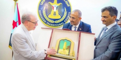 الرئيس الزُبيدي : دولة الجنوب القادمة ستكون مدنية ديمقراطية تحتكم إلى المؤسسات