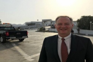 السفير الامريكي هانزل يزور عدن للمرة الاولى 