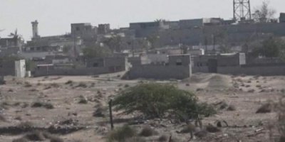 مليشيات الحوثي تقصف مواقع القوات المشتركة في الدريهمي بالقذائف والأسلحة الثقيلة