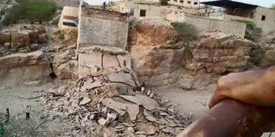 لليوم الثالث: المليشيات الحوثية تقطع الخط العام الرابط بين مديرية قعطبة ومحافظة إب