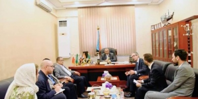 الرئيس الزُبيدي يبحث مع وفد اللجنة الدولية للصليب الأحمر مجالات التعاون المشترك