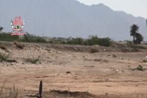 قصف مدفعي عنيف على مواقع العمالقة في مديرية حيس جنوب الحديدة