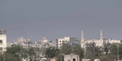 مليشيات الحوثي تشن قصف مدفعي وصاروخي على مدينة حيس