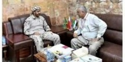 قائد التحالف العربي يكرم الطيار سائق التاكسي  محسن المحرابي ( لهذا السبب ) 