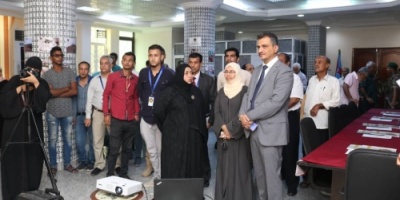الأمين العام للانتقالي يفتتح معرضاً يجسد فصول من الانتهاكات الحوثية بالضالع 