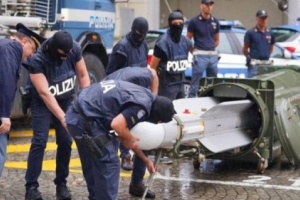 قطر تصدر الإرهاب الى إيطاليا والشرطة تضبط أسلحة متطورة 