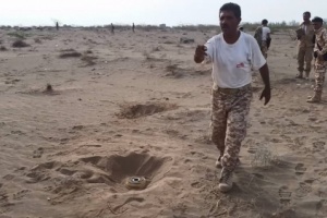 إكتشاف وتفكيك أكبر حقل ألغام للمليشيات الحوثية في مدينة الحديدة