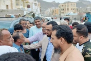 نائب رئيس #المجلس_الانتـقالي يؤدي واجب العزاء لأسرة الشاب لطفي شماخ