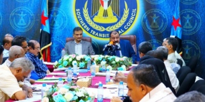 اللواء بن بريك يفتتح الاجتماع الاستثنائي للهيئة ويناقش ما يعانيه الناس من تصرفات الشرعية وخلقها للأزمات 