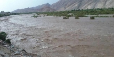 السيول تغمر #أبين وتتسبب بقطع الخطوط الدولية "تفاصيل"