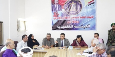 بعد تفقده سير العمل في انتقالي أبين الأمين العام يترأس  اجتماعاً لهيئته التنفيذية