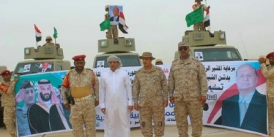 #المهرة.. باكريت وقائد قوات #التحالف يدشنان تسليم 18 آلية مصفحة للشرطة العسكرية