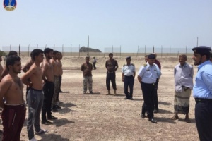 رئيس مصلحة خفر السواحل يتفقد القوة العاملة في ميناء الزيت بـ #عدن